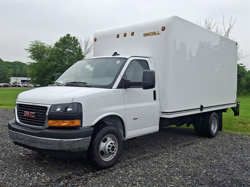 2025 Gmc Savana Cutaway 3500 photo 2
