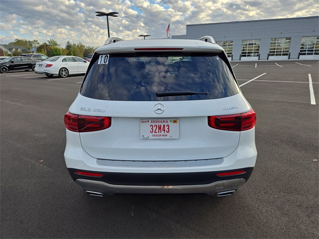 2026 Mercedes Benz GLB 250 4MATIC photo 2