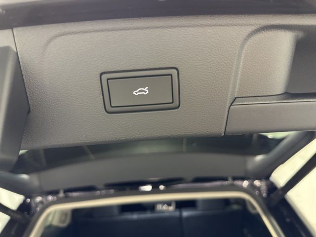 2025 Volkswagen Atlas SE Technology photo 40