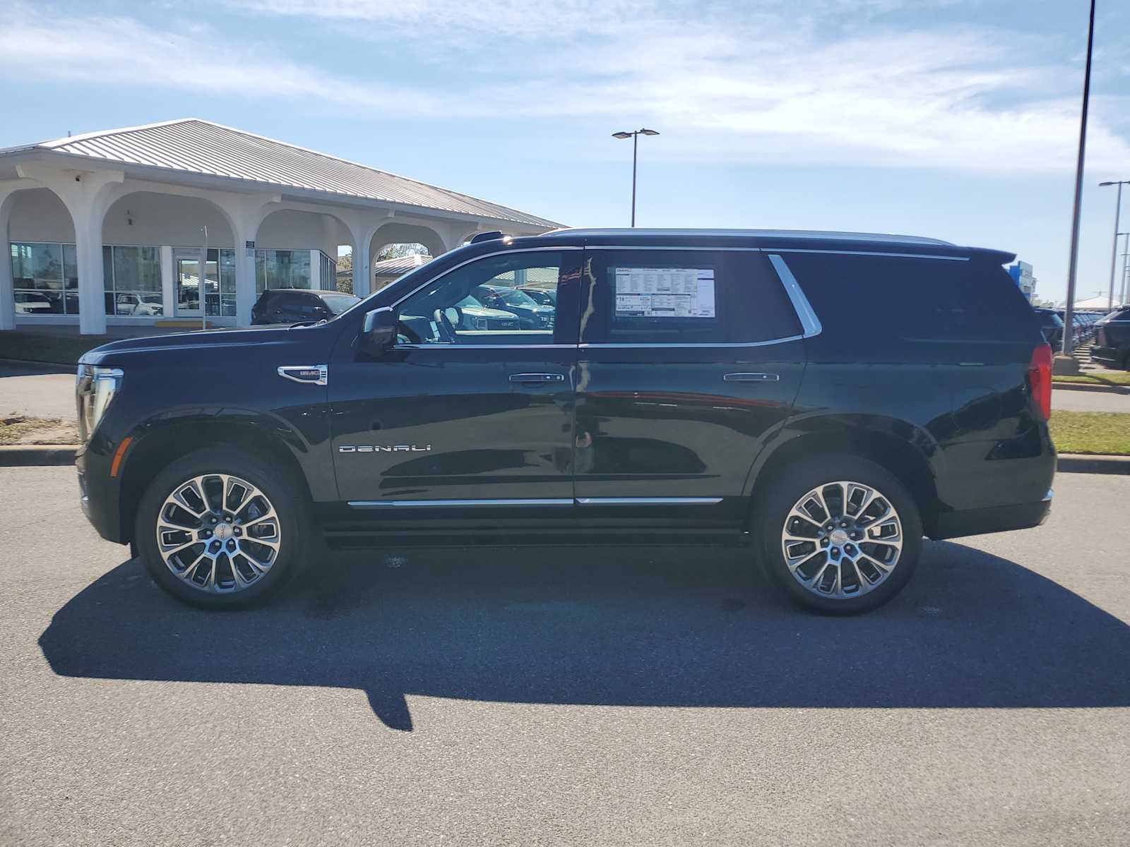 2025 Gmc Yukon Denali photo 25