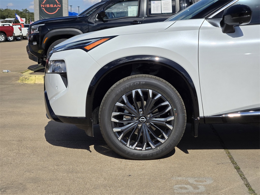 2026 Nissan Rogue Platinum photo 4