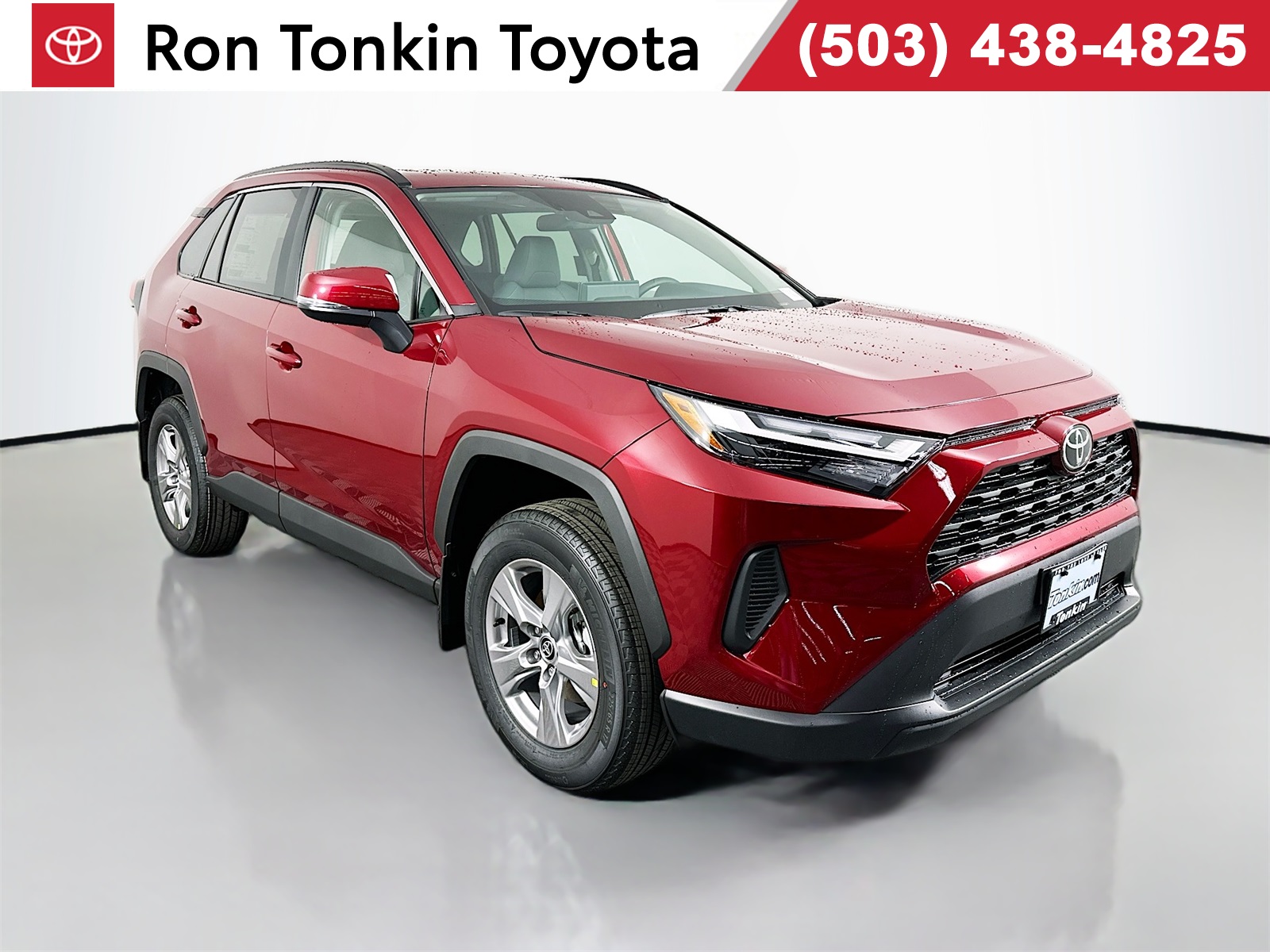 2025 Toyota RAV4 XLE's photo