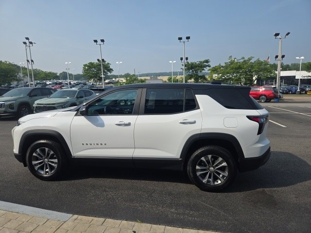 2025 Chevrolet Equinox LT photo 4