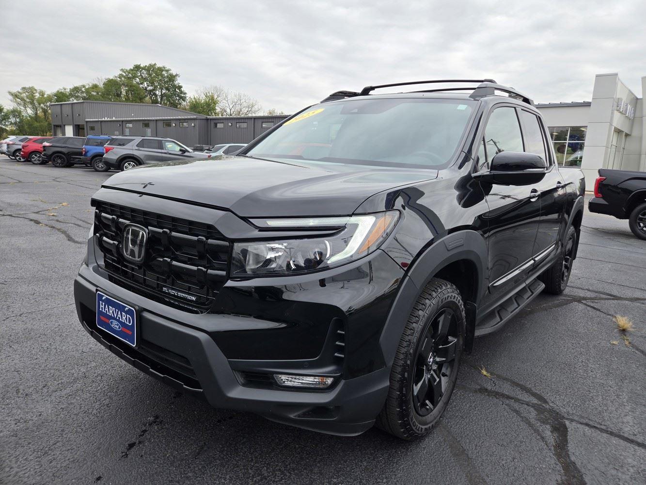 2025 Honda Ridgeline Black Edition photo 2
