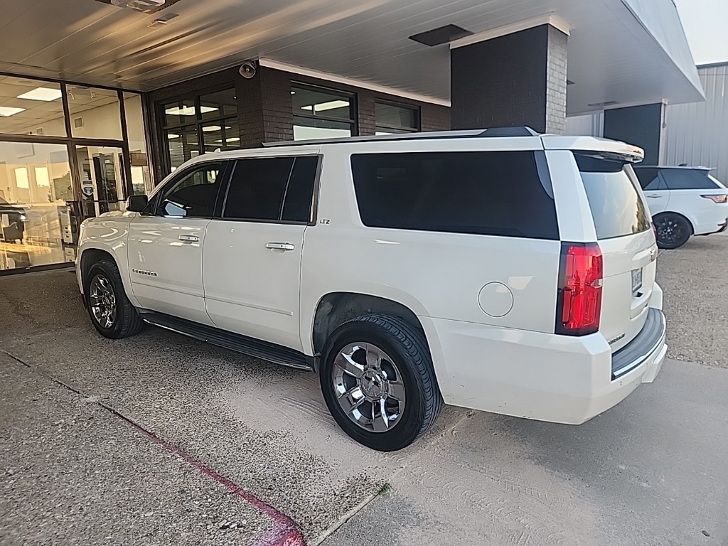 2015 Chevrolet Suburban LTZ photo 7
