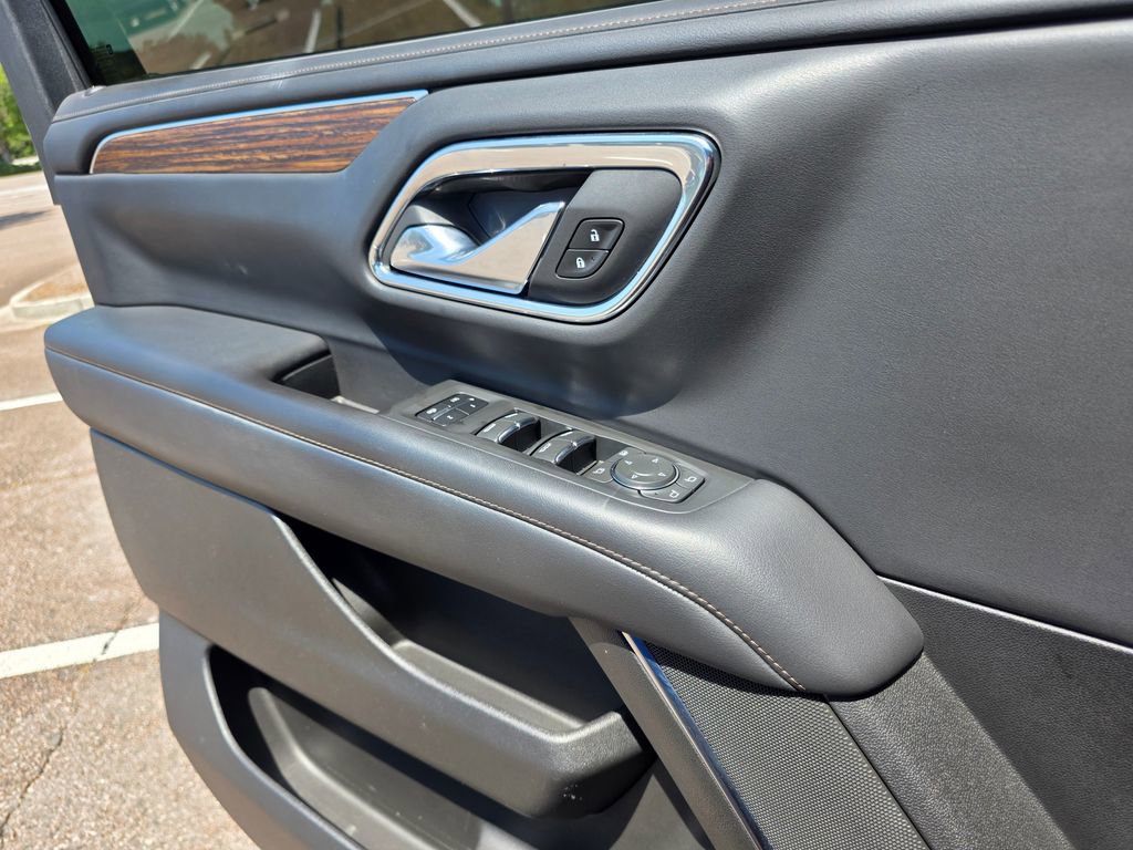 2022 Chevrolet Suburban High Country photo 11