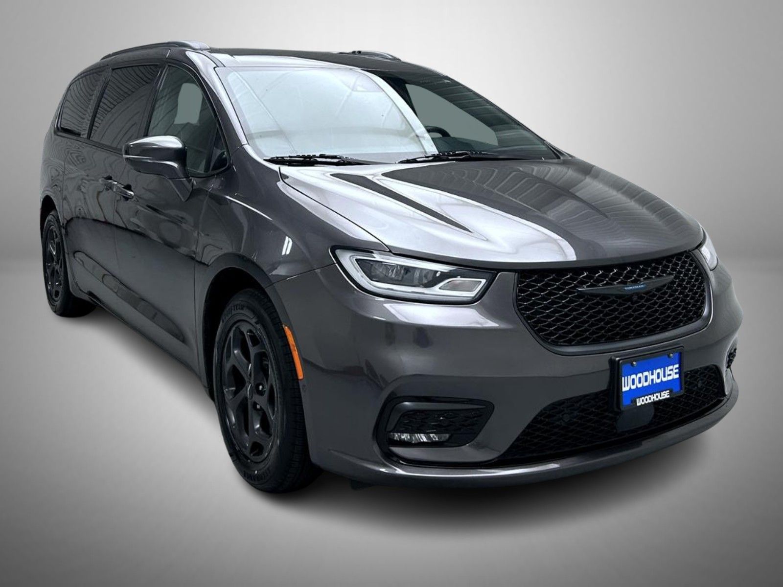 2021 Chrysler Pacifica Hybrid Limited photo 3