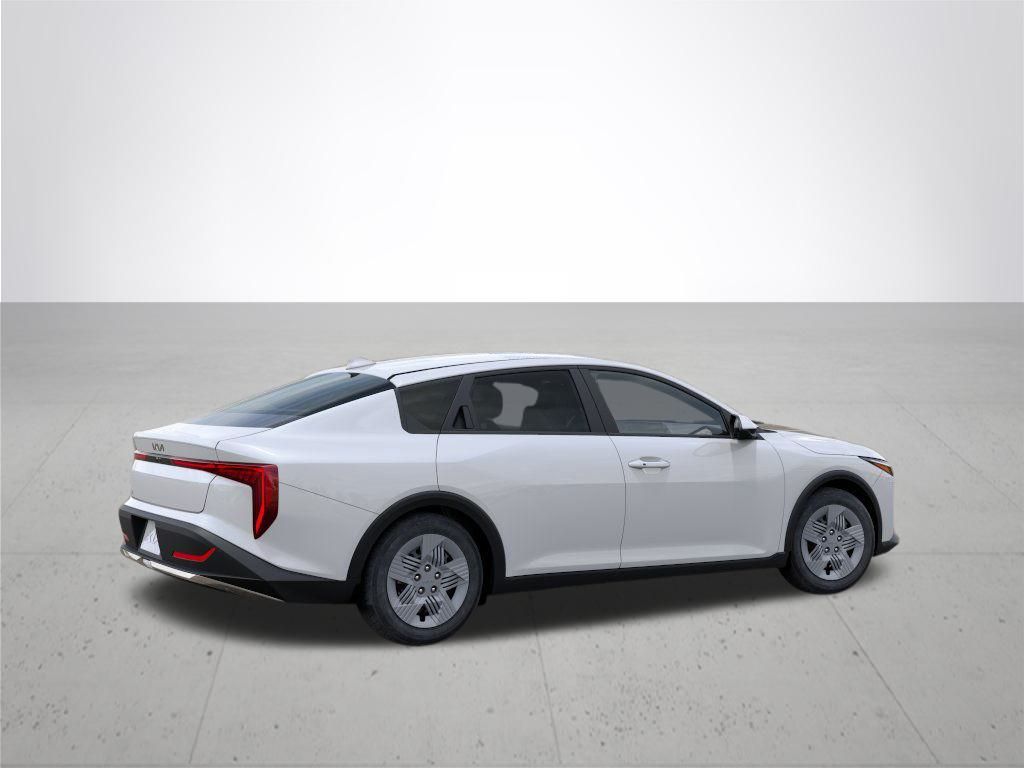 2025 Kia K4 LX photo 4