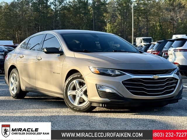 2022 Chevrolet Malibu 1LS's photo