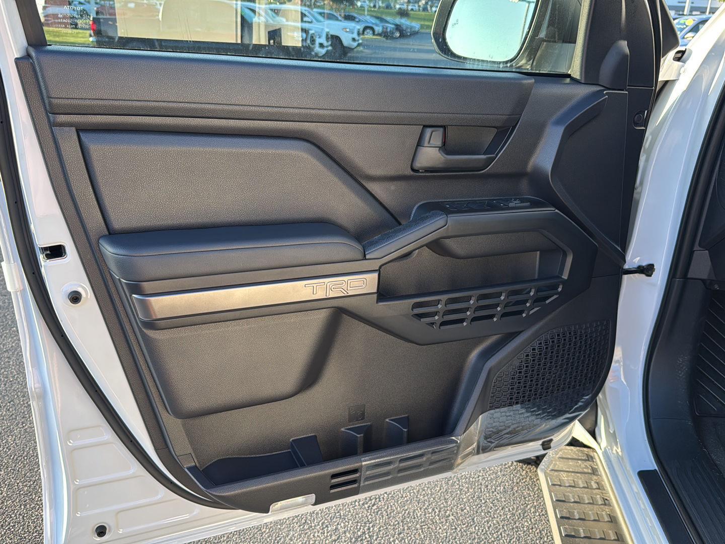 2025 Toyota 4Runner TRD Off-Road photo 14