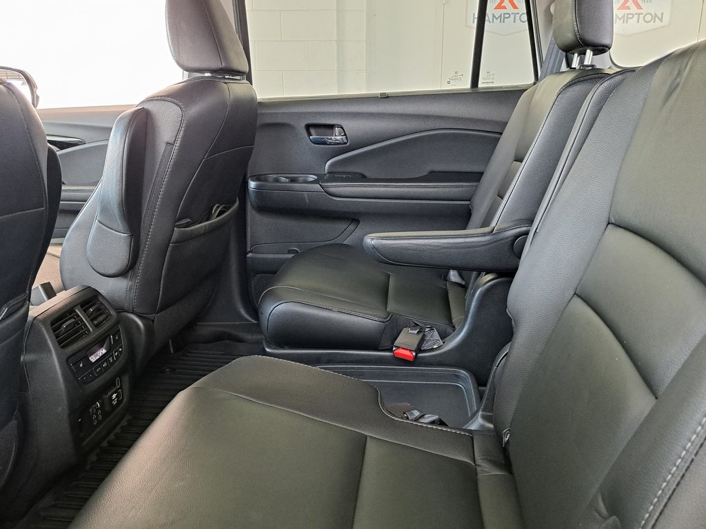 2021 Honda Pilot Touring photo 23