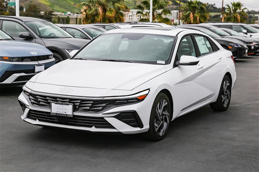2025 Hyundai Elantra Hybrid Limited photo 3