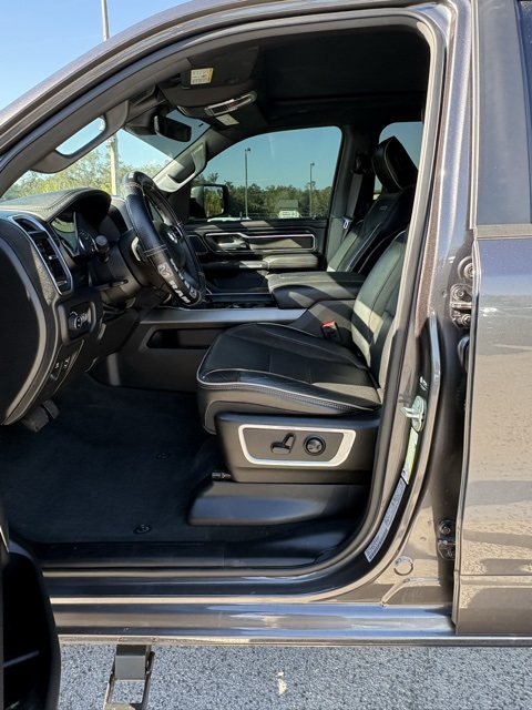 2023 Ram 1500 Laramie photo 3