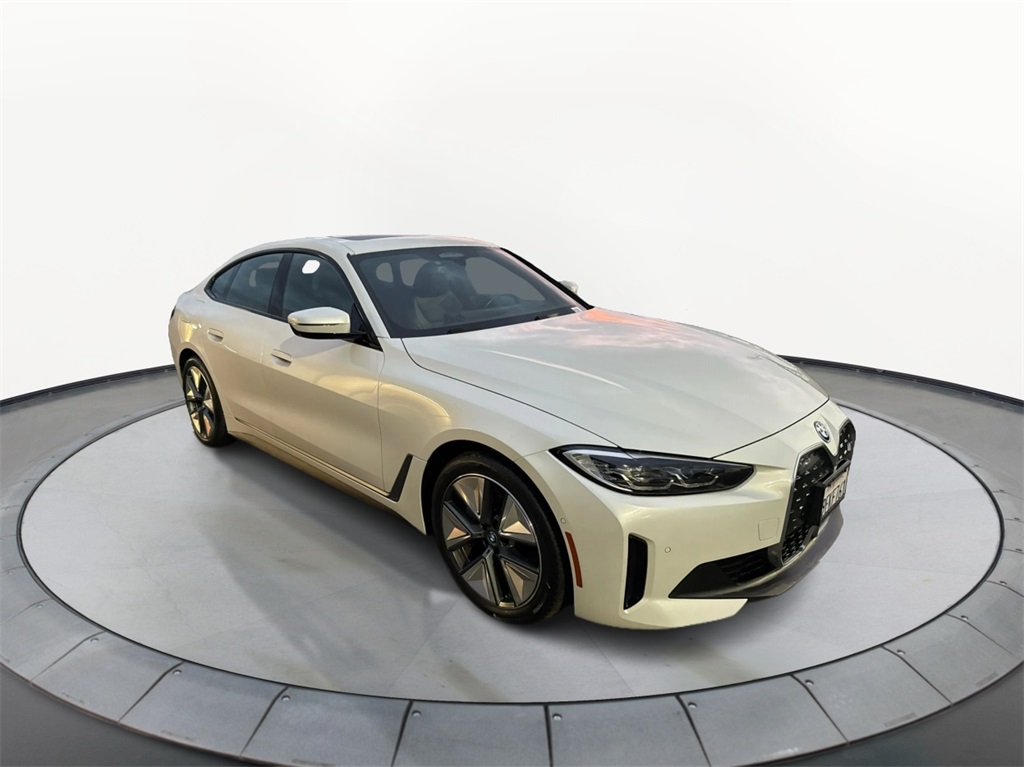 2023 BMW i4 35's photo