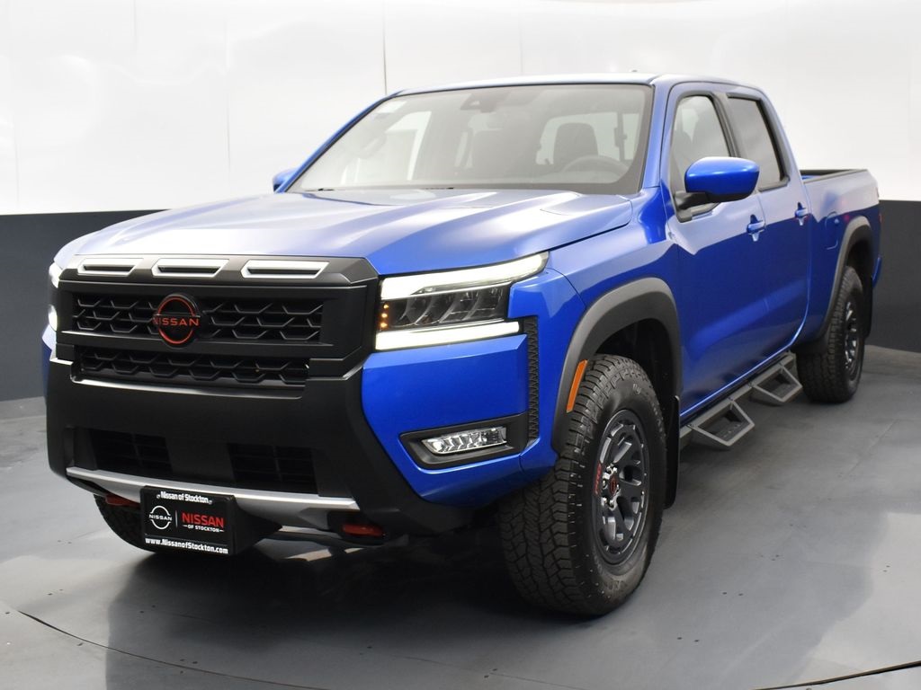 2025 Nissan Frontier photo 2