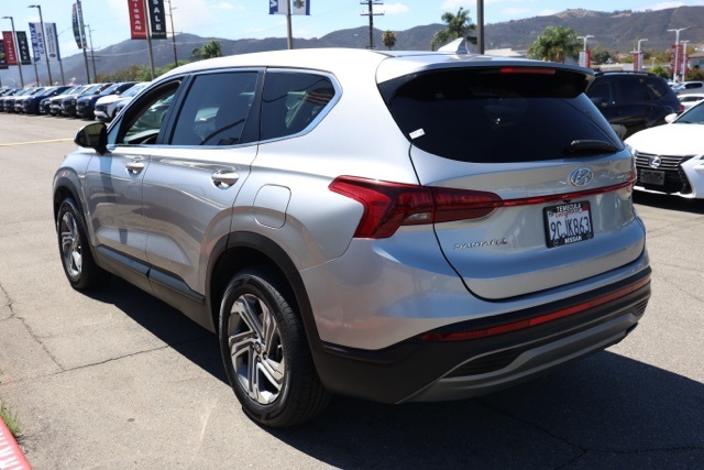 2021 Hyundai Santa Fe SE photo 2
