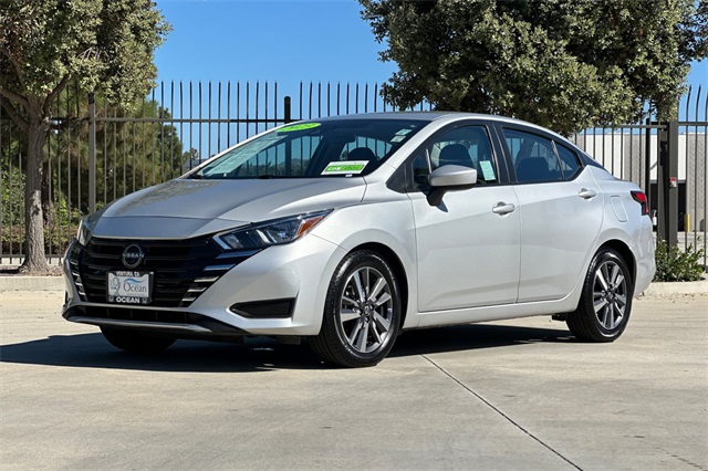 2023 Nissan Versa 1.6 SV photo 9