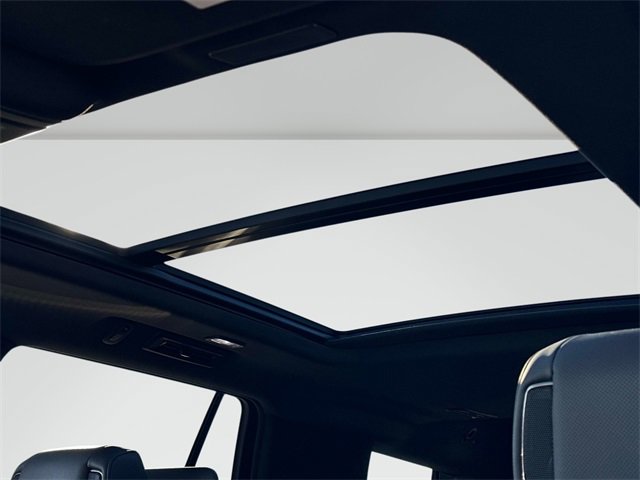 2025 Cadillac Escalade Premium Luxury photo 2