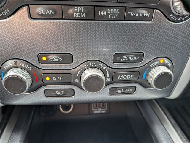 2018 Nissan Pathfinder SL photo 23