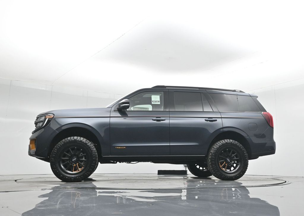 2025 Ford Expedition photo 52