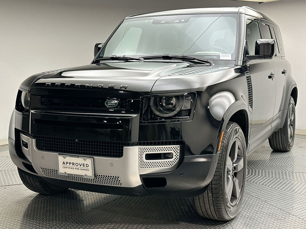 2023 Land Rover Defender S's photo