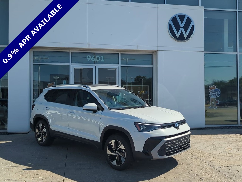 2025 Volkswagen Taos SE photo 2