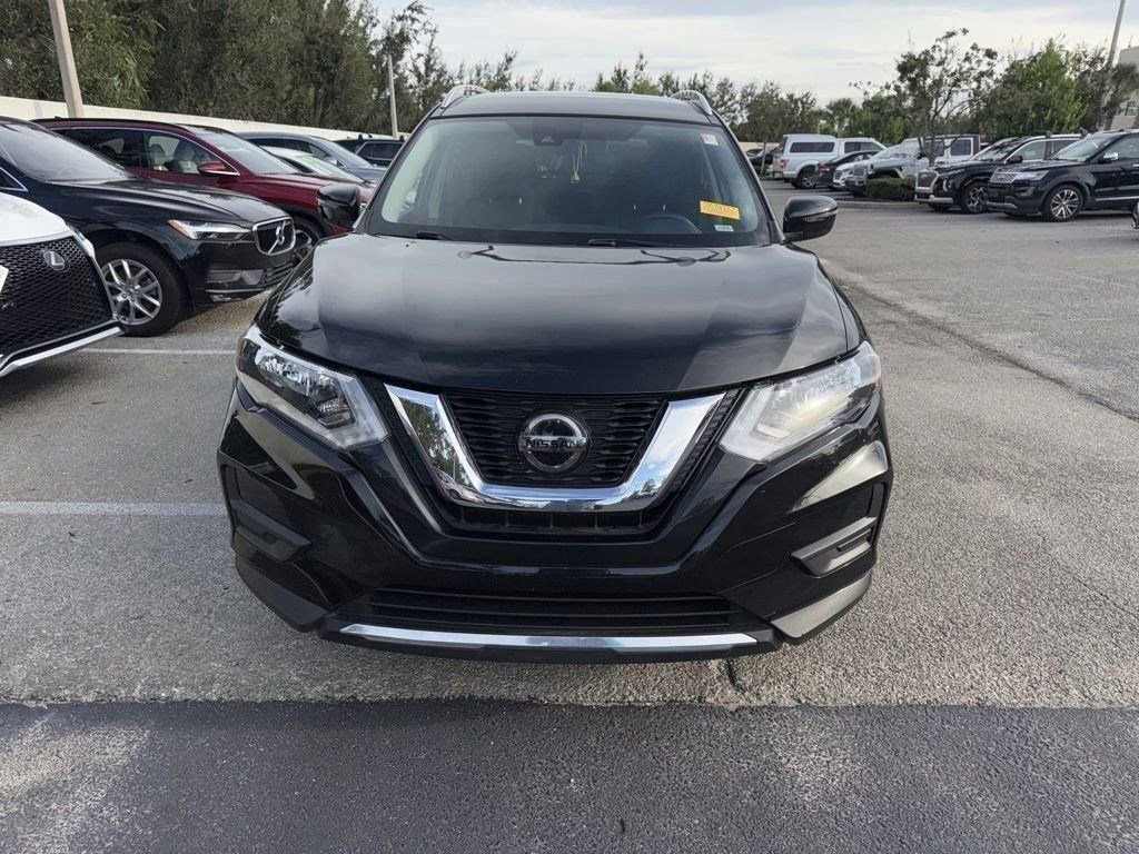 2020 Nissan Rogue SV photo 2