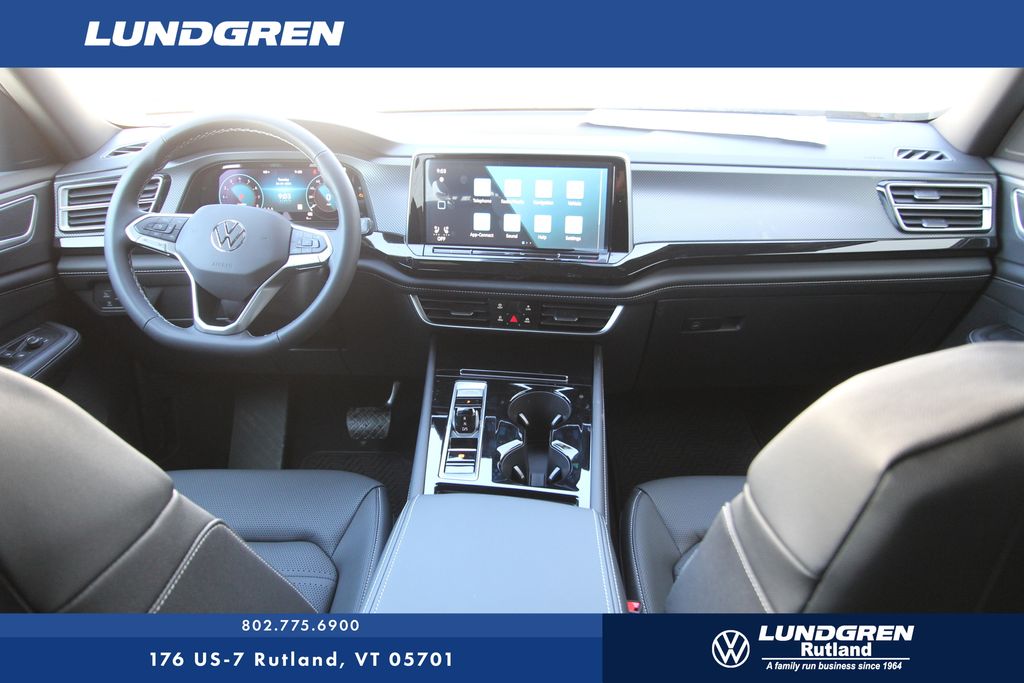 2025 Volkswagen Atlas Cross Sport SEL photo 2