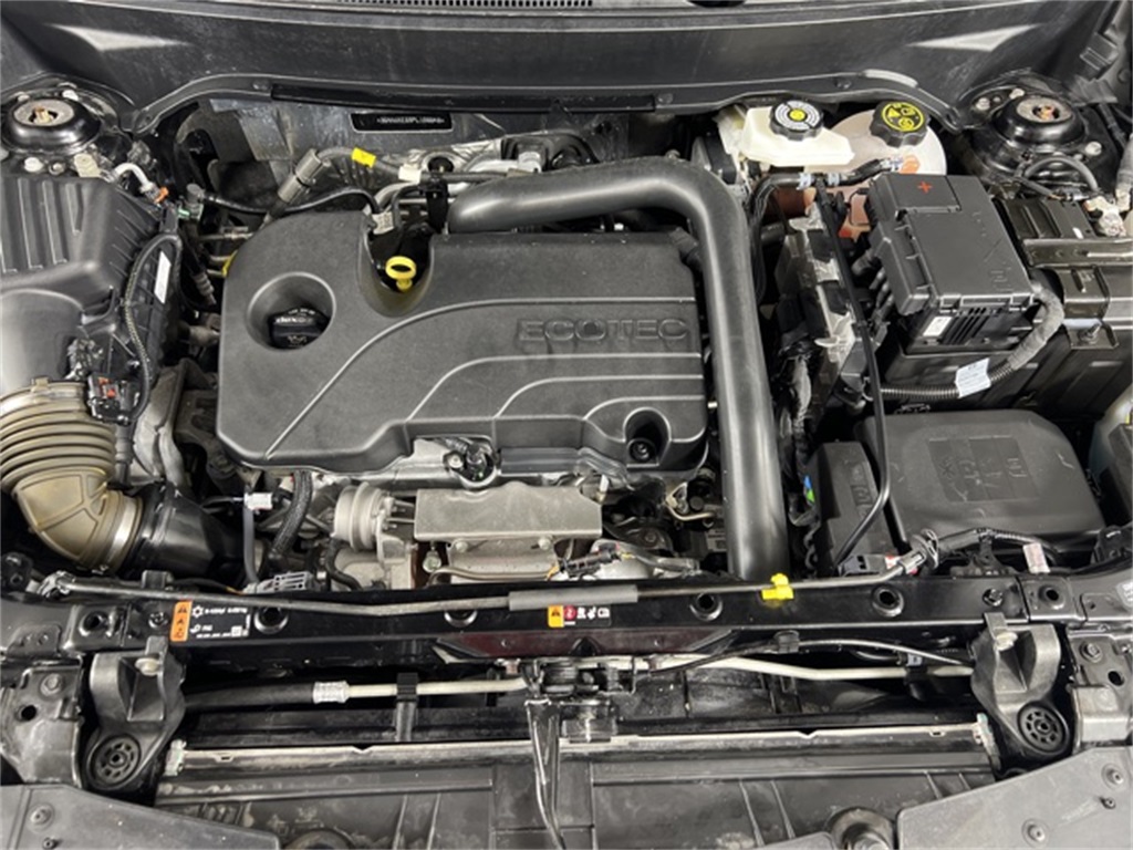 2023 Chevrolet Equinox LT photo 3