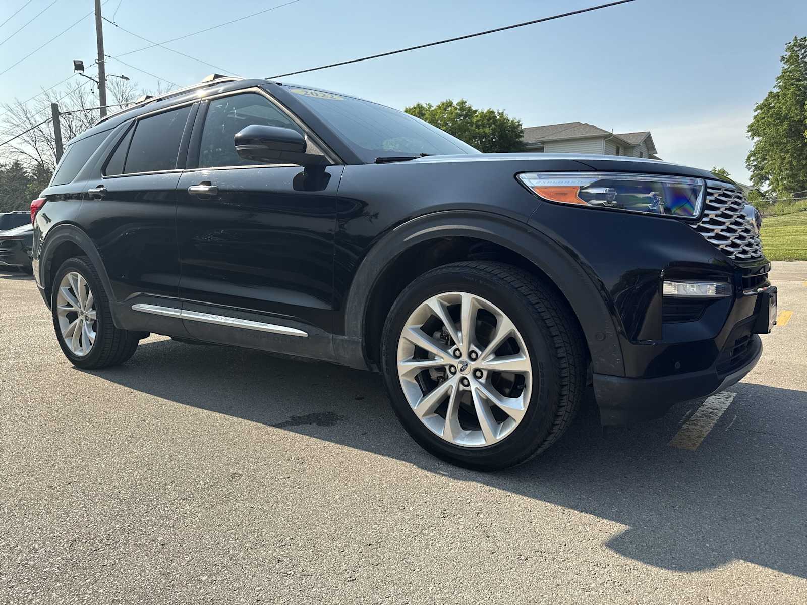 2022 Ford Explorer Platinum photo 2