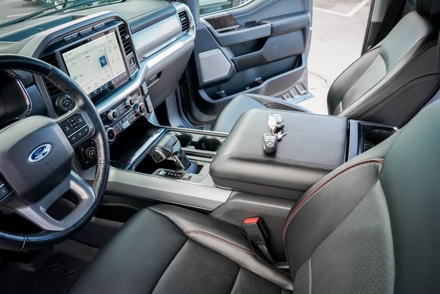 2022 Ford F-150 Lariat photo 17