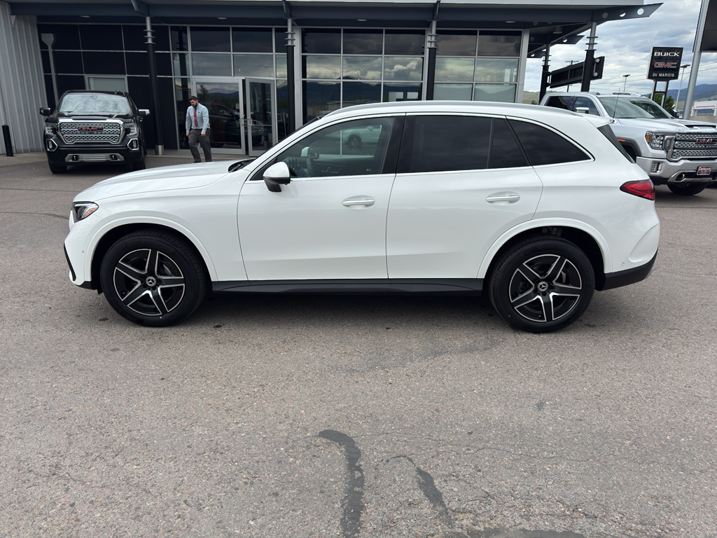 2025 Mercedes-Benz GLC Base's photo