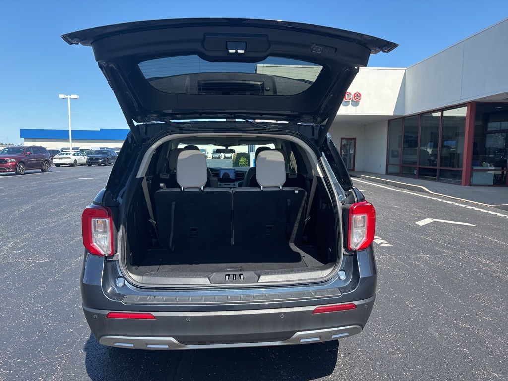 2023 Ford Explorer XLT photo 8