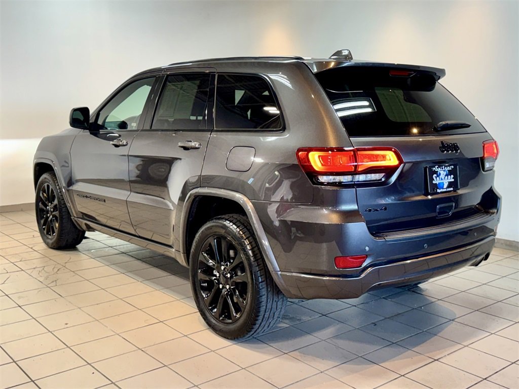 2021 Jeep Grand Cherokee Laredo photo 4