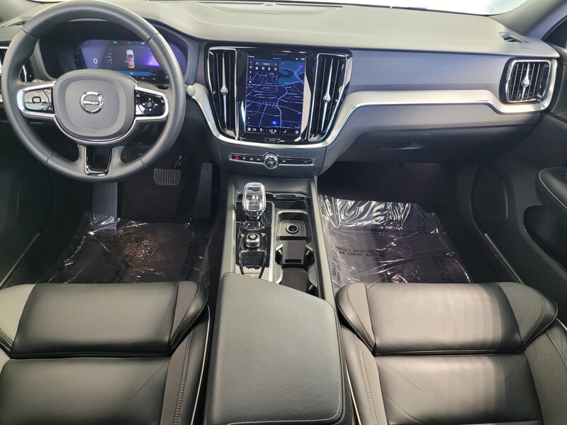 2024 Volvo S60 B5 Plus Black Edition photo 7