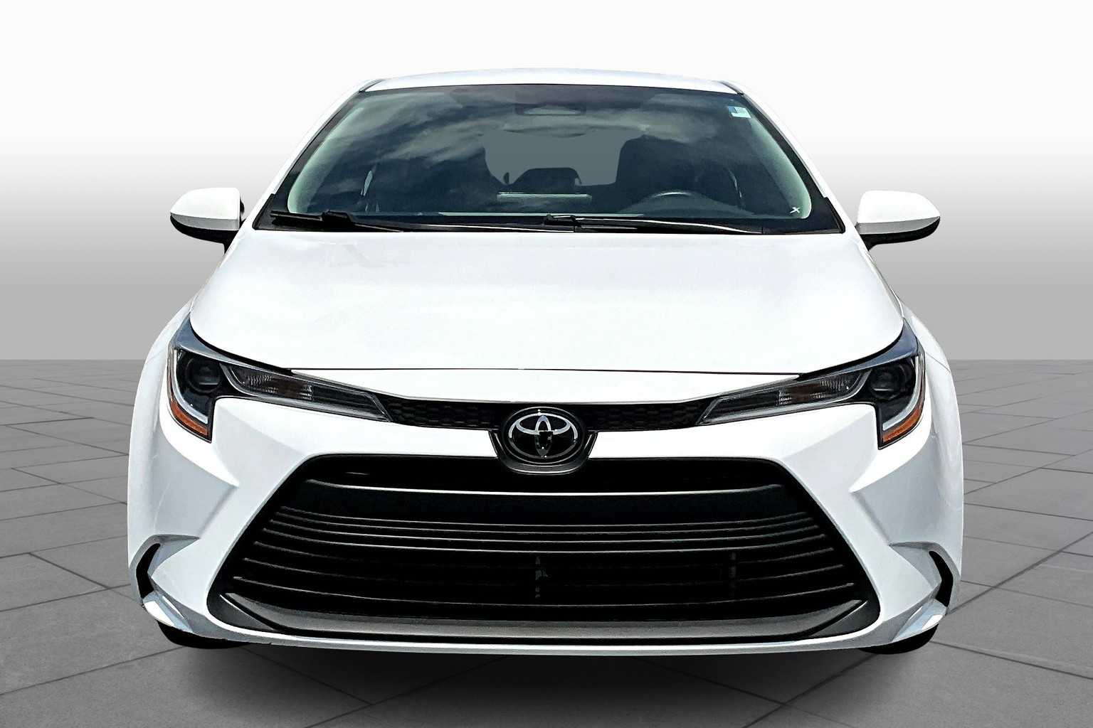 2023 Toyota Corolla LE photo 3