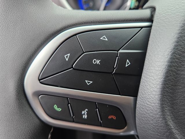2025 Chrysler Pacifica photo 17