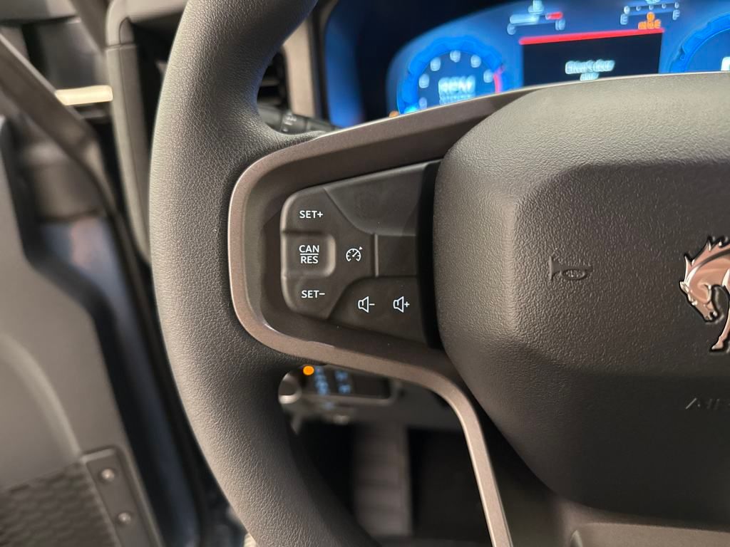 2025 Ford Bronco Base photo 12