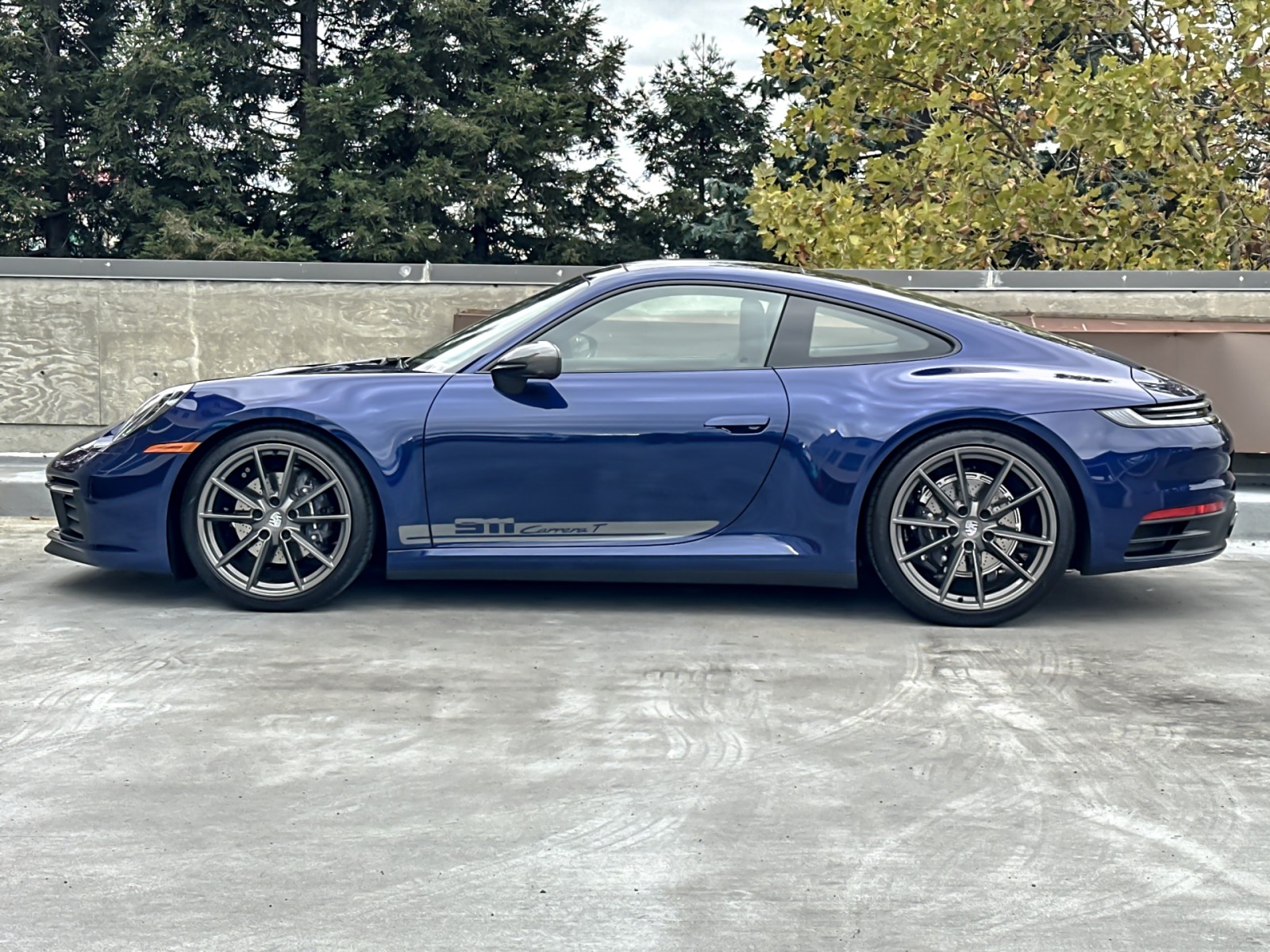 2024 Porsche 911 T 4 photo 2