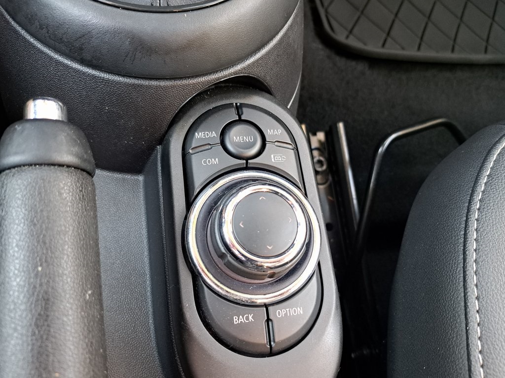 2023 Mini Cooper Signature photo 16