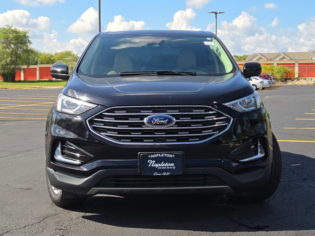 2022 Ford Edge SEL photo 3