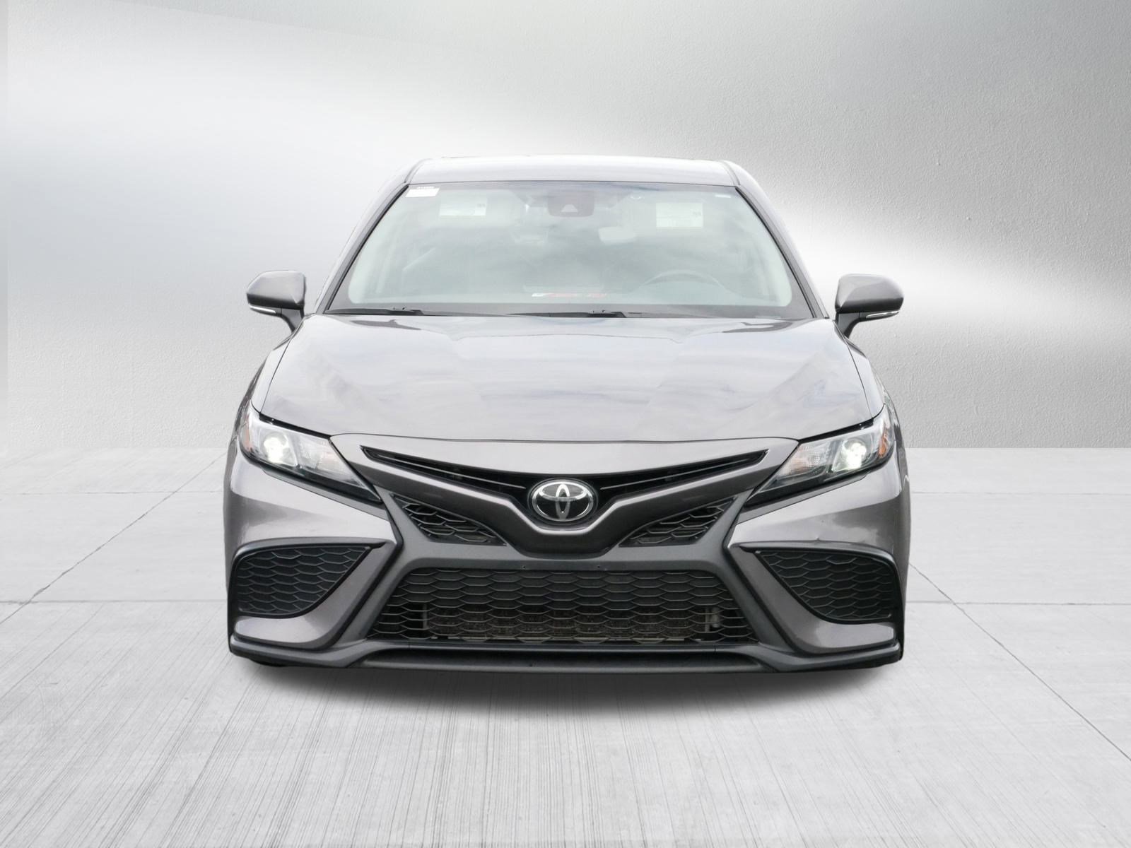 2023 Toyota Camry SE photo 2
