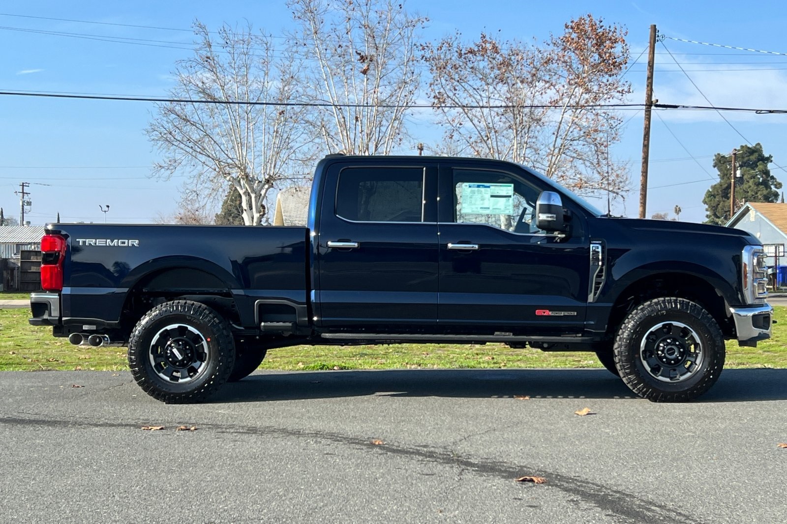 2025 Ford F-250 Lariat photo 3