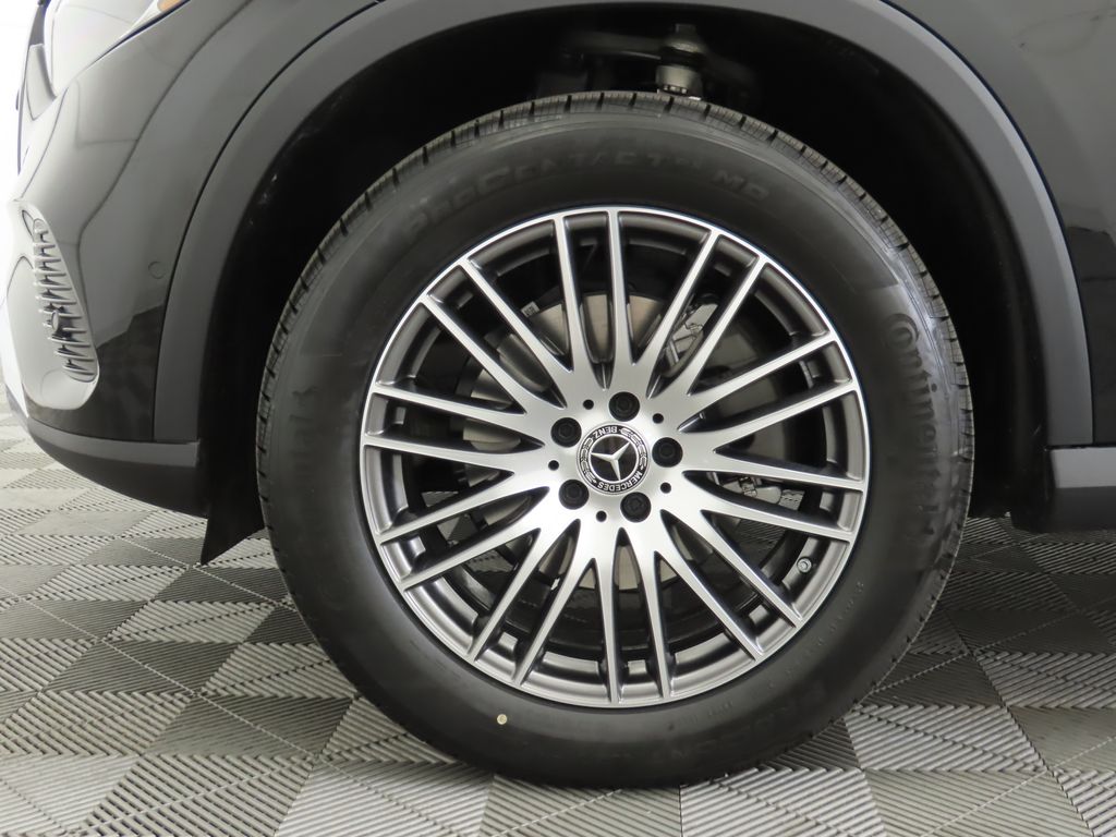 2025 Mercedes Benz GLC 300 photo 28