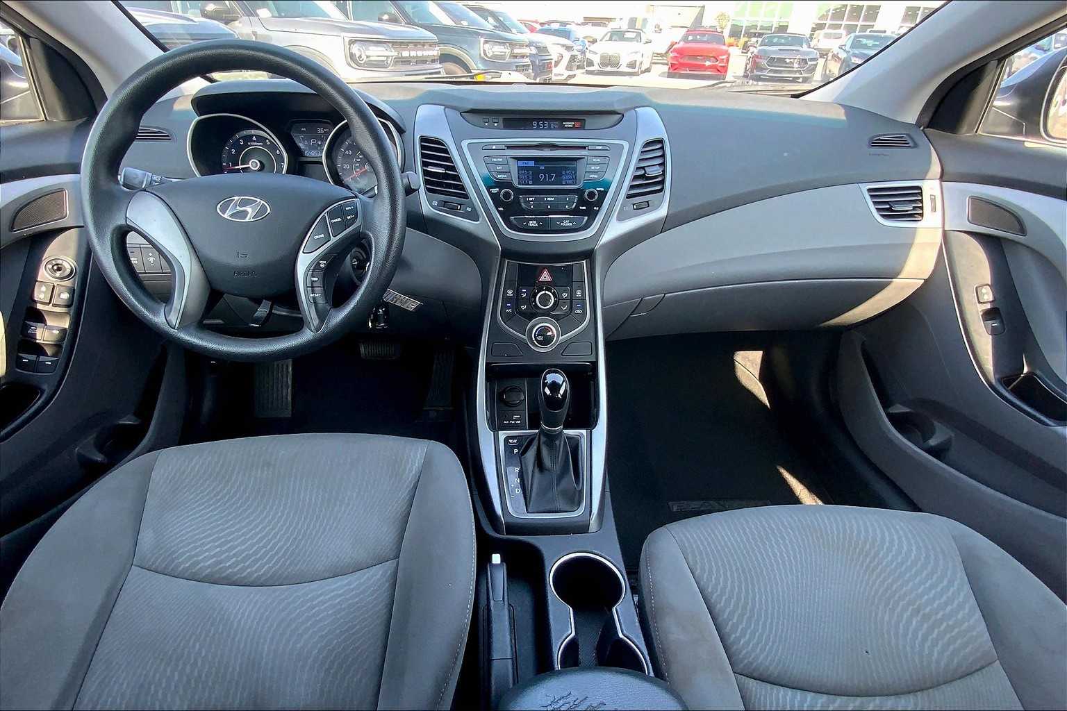 2014 Hyundai Elantra SE photo 14