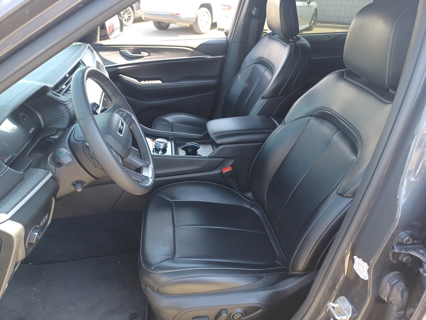 2024 Jeep Grand Cherokee Limited photo 6