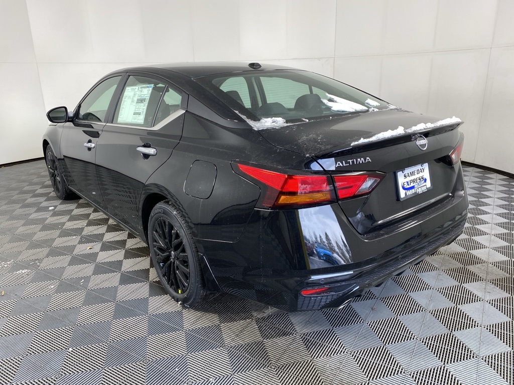 2025 Nissan Altima 2.5 SV photo 3