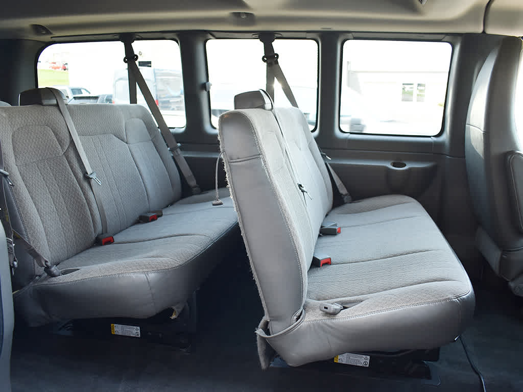2014 Chevrolet Express 2500 LT photo 5