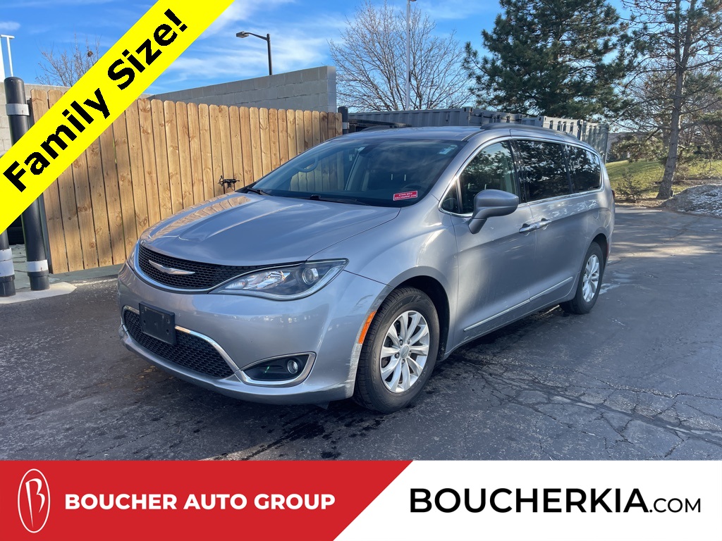 2017 Chrysler Pacifica Touring-L