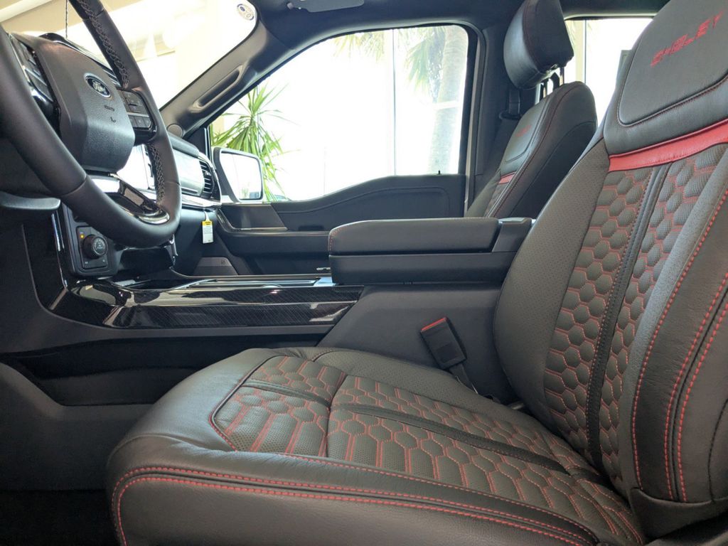 2025 Ford F-150 Lariat photo 10